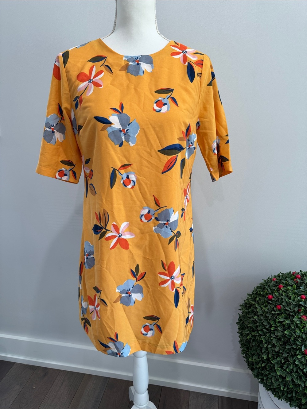 Abercrombie & Fitch Mustard Yellow Floral Shift Dress Sz S
